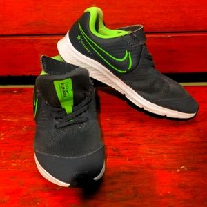 Boys Nike Star Runner